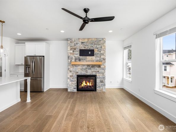 9 160th Place SE, Bothell WA 98012