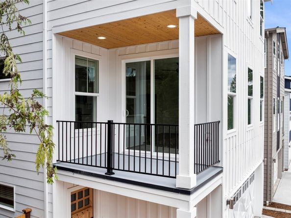 9 160th Place SE, Bothell WA 98012
