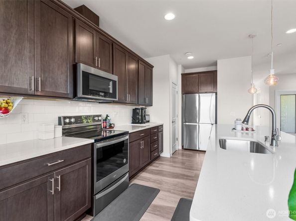 14715 Admiralty Way B1, Lynnwood WA 98087