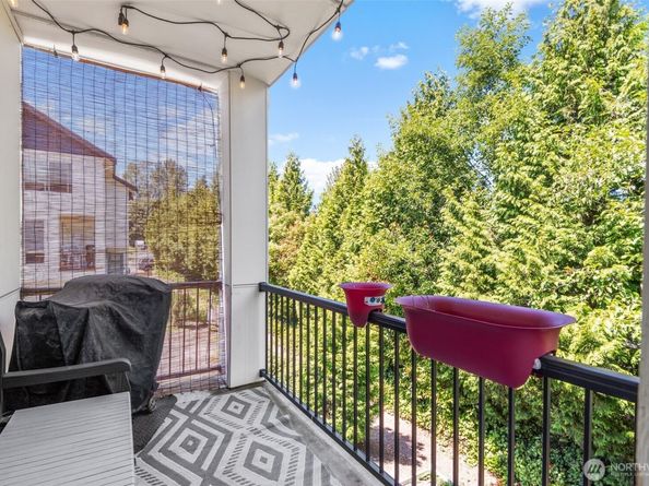 14715 Admiralty Way B1, Lynnwood WA 98087