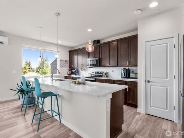 14715 Admiralty Way B1, Lynnwood WA 98087