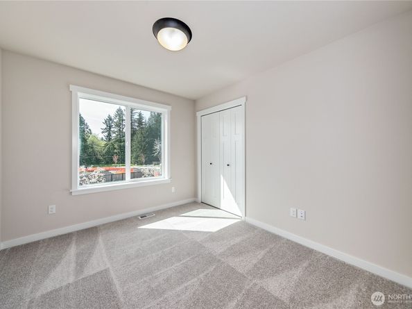 5052 NW Cedarside Loop, Silverdale WA 98383