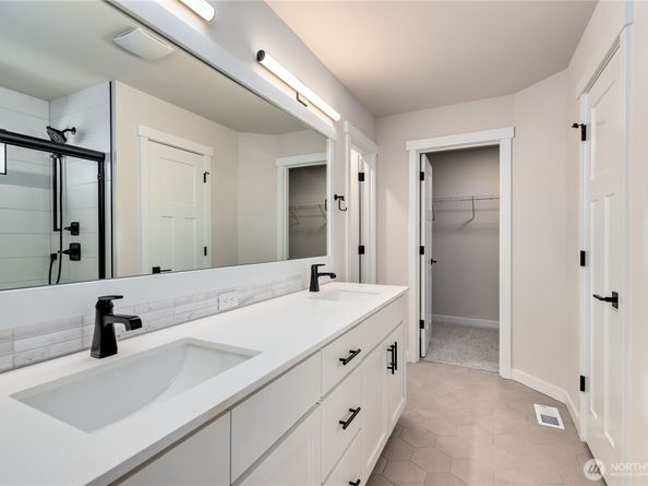 5052 NW Cedarside Loop, Silverdale WA 98383
