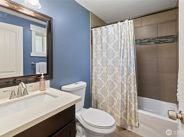 22528 94th Avenue S, Kent WA 98031