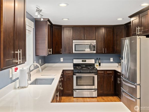 22528 94th Avenue S, Kent WA 98031