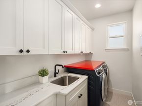 8841 Dibble Avenue NW, Seattle WA 98117