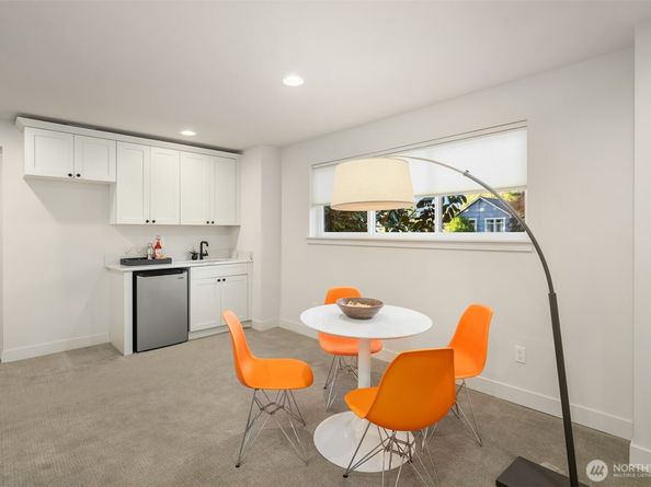 8841 Dibble Avenue NW, Seattle WA 98117