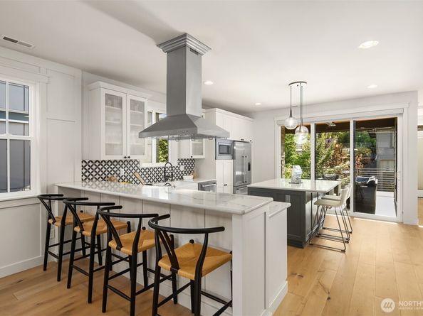 8841 Dibble Avenue NW, Seattle WA 98117