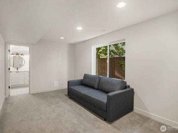 8841 Dibble Avenue NW, Seattle WA 98117
