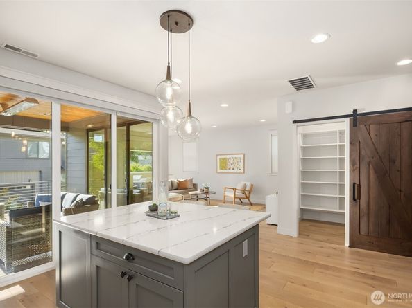 8841 Dibble Avenue NW, Seattle WA 98117