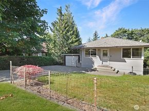 1521 Lake Avenue S, Renton WA 98055