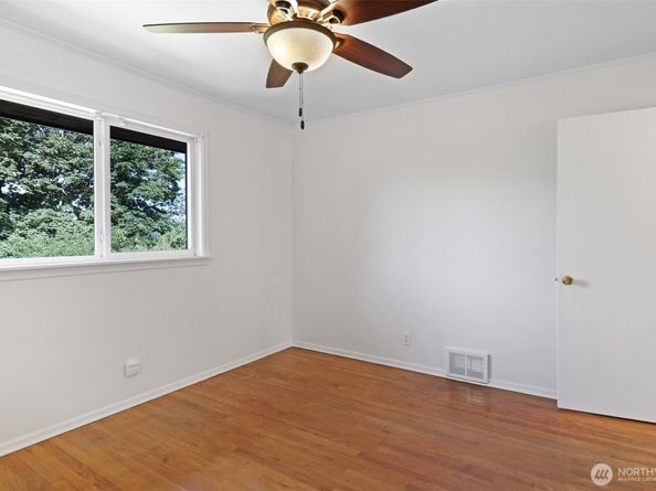 1521 Lake Avenue S, Renton WA 98055