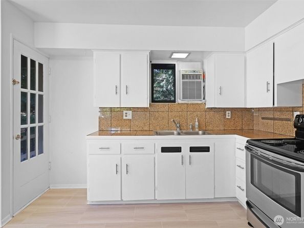 1521 Lake Avenue S, Renton WA 98055