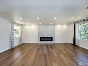 1802 NE Windermere Drive, Bremerton WA 98310