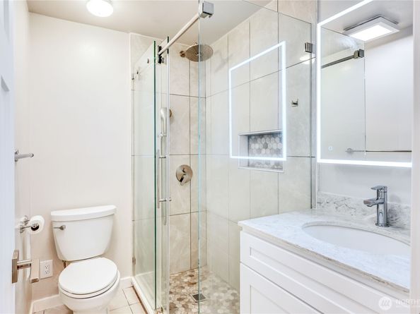 1802 NE Windermere Drive, Bremerton WA 98310