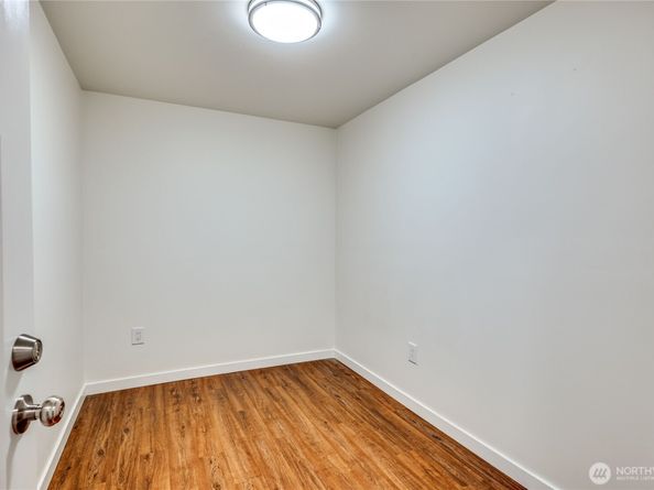 1802 NE Windermere Drive, Bremerton WA 98310