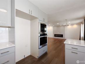 1802 NE Windermere Drive, Bremerton WA 98310