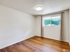 1802 NE Windermere Drive, Bremerton WA 98310
