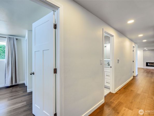 1802 NE Windermere Drive, Bremerton WA 98310