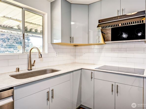 1802 NE Windermere Drive, Bremerton WA 98310