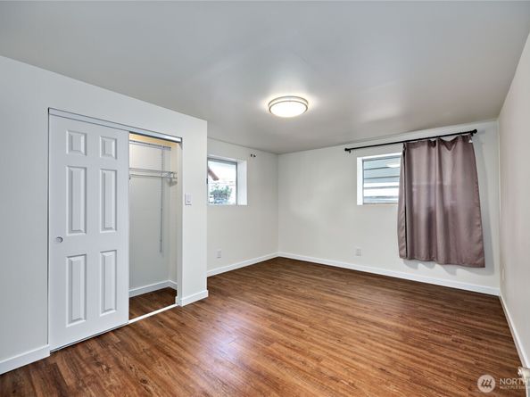 1802 NE Windermere Drive, Bremerton WA 98310