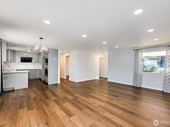 1802 NE Windermere Drive, Bremerton WA 98310