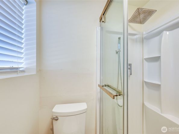 1802 NE Windermere Drive, Bremerton WA 98310