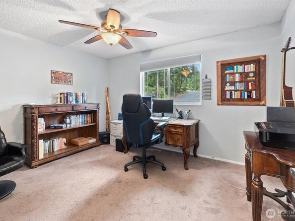 19833 95th Ave NE, Bothell WA 98011