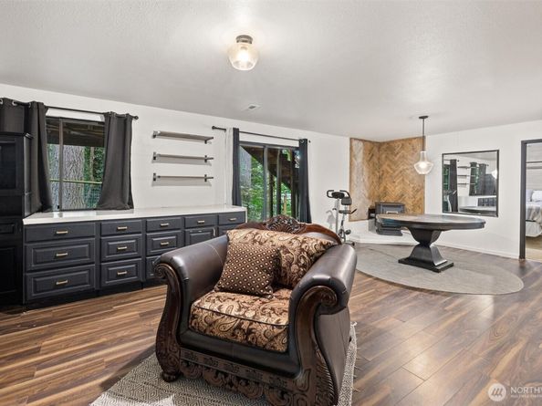19833 95th Ave NE, Bothell WA 98011