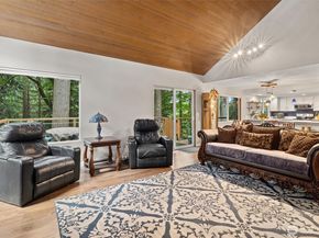 19833 95th Ave NE, Bothell WA 98011
