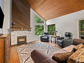 19833 95th Ave NE, Bothell WA 98011