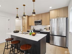 8227 Latona Avenue NE, Seattle WA 98115