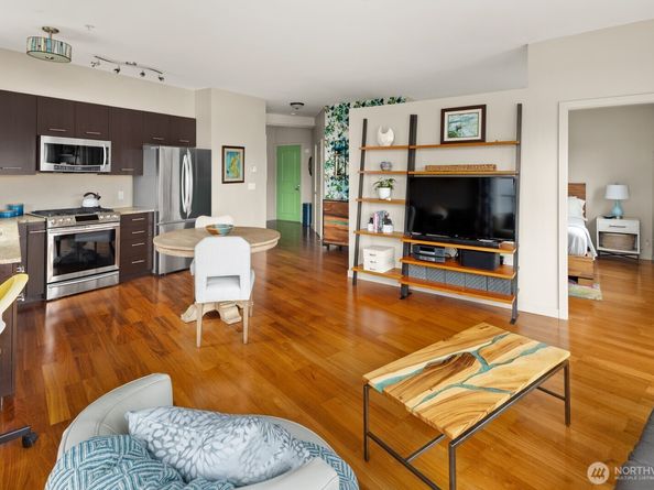2960 Eastlake Avenue E 313, Seattle WA 98102