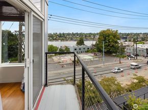 2960 Eastlake Avenue E 313, Seattle WA 98102