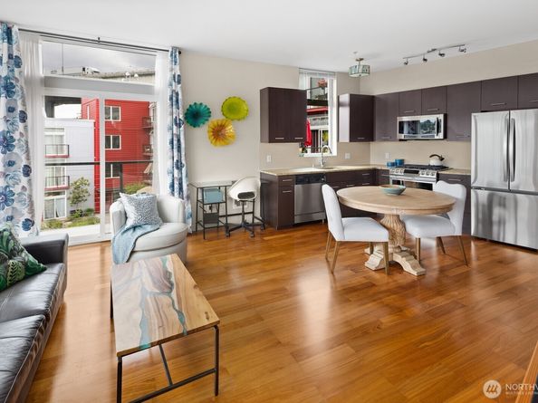 2960 Eastlake Avenue E 313, Seattle WA 98102