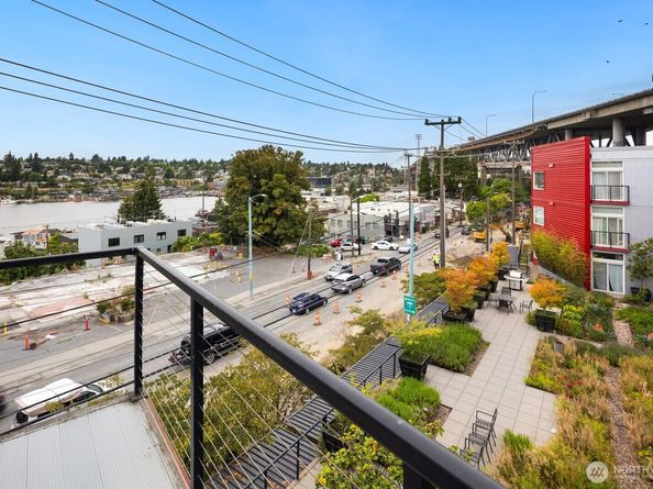 2960 Eastlake Avenue E 313, Seattle WA 98102