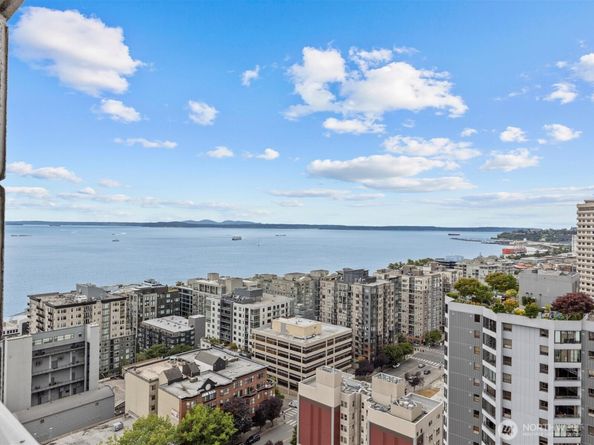 121 Vine Street 2405, Seattle WA 98121
