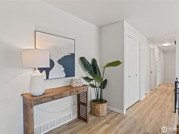 13726 SE 24th Street, Bellevue WA 98005