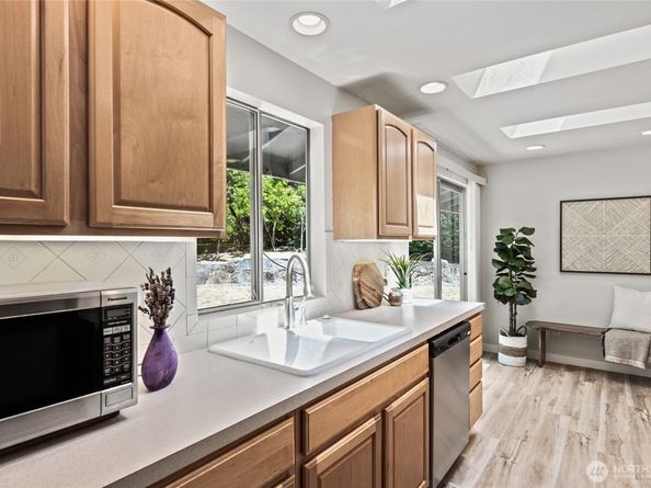13726 SE 24th Street, Bellevue WA 98005