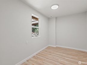 13726 SE 24th Street, Bellevue WA 98005