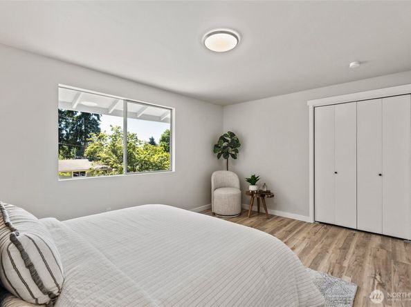 13726 SE 24th Street, Bellevue WA 98005