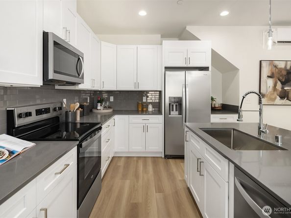 1510 Hollow Dale Place D, Everett WA 98204