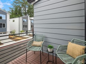 1510 Hollow Dale Place D, Everett WA 98204