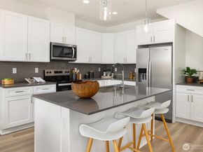 1510 Hollow Dale Place D, Everett WA 98204