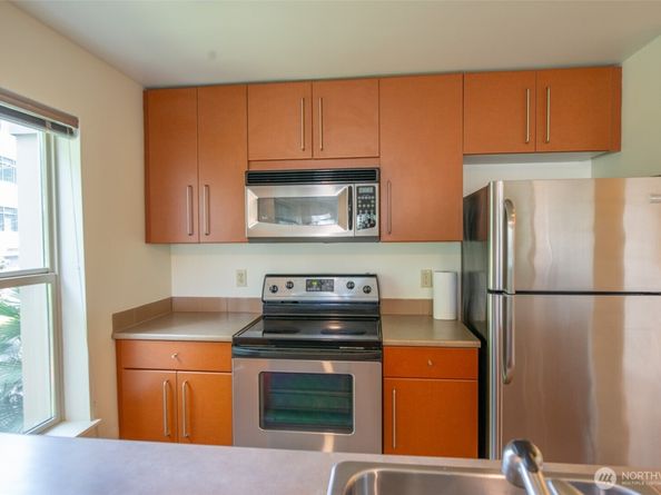 1550 Eastlake Avenue E 201, Seattle WA 98102