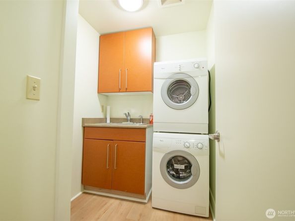 1550 Eastlake Avenue E 201, Seattle WA 98102