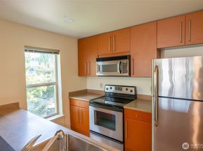 1550 Eastlake Avenue E 201, Seattle WA 98102