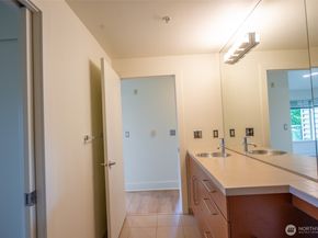 1550 Eastlake Avenue E 201, Seattle WA 98102
