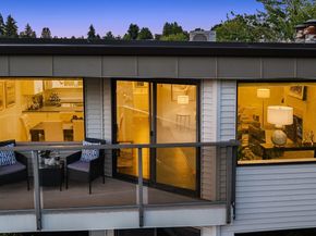 7850 E Green Lake Drive N 301, Seattle WA 98103
