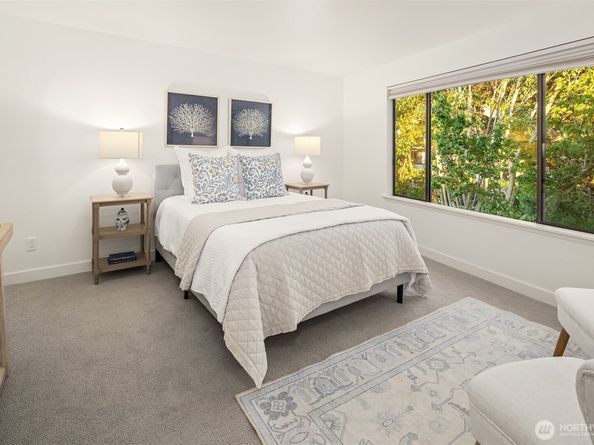 7850 E Green Lake Drive N 301, Seattle WA 98103